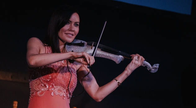 Electric Violinist Linzi Stoppard Live With FUSE In Liverpool