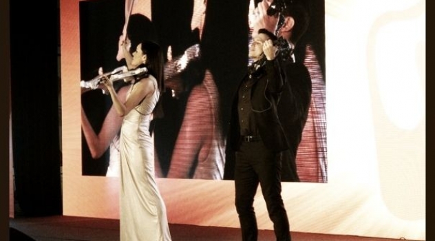 Electric Violinist Linzi Stoppard Launches Micromax In Moscow