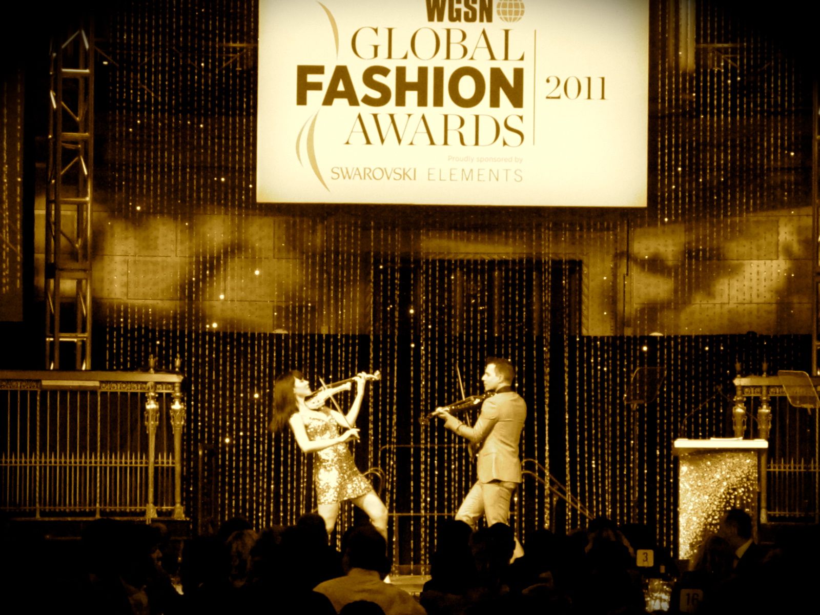 FUSE Electric Violinists Linzi Stoppard And Ben Lee Perform At NYC Fashion Awards FUSE Electric Violinists Linzi Stoppard And Ben Lee Perform At NYC Fashion Awards