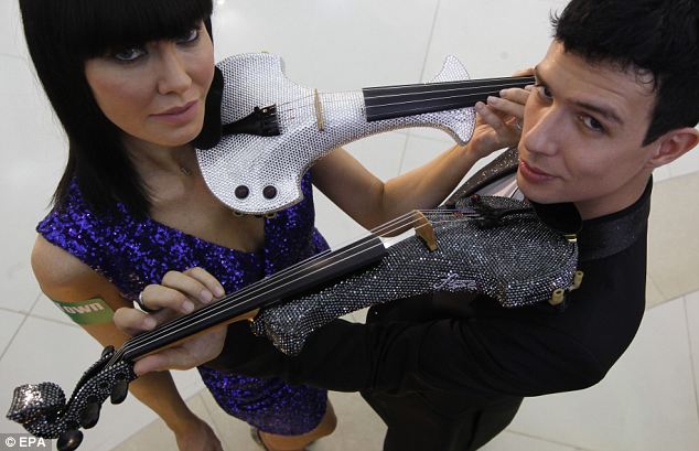 Linzi Stoppard’s Band Mate Ben Lee Becomes The World’s Fastest Superhuman Linzi Stoppard’s Band Mate Ben Lee Becomes The World’s Fastest Superhuman